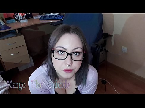 ❤️ Секси девојка со наочари длабоко го цица дилдото на камерата ❤️ Порно видео на mk.123sex.ru